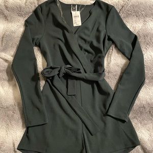 Hunter green shorts romper NWT from Windsor size Medium